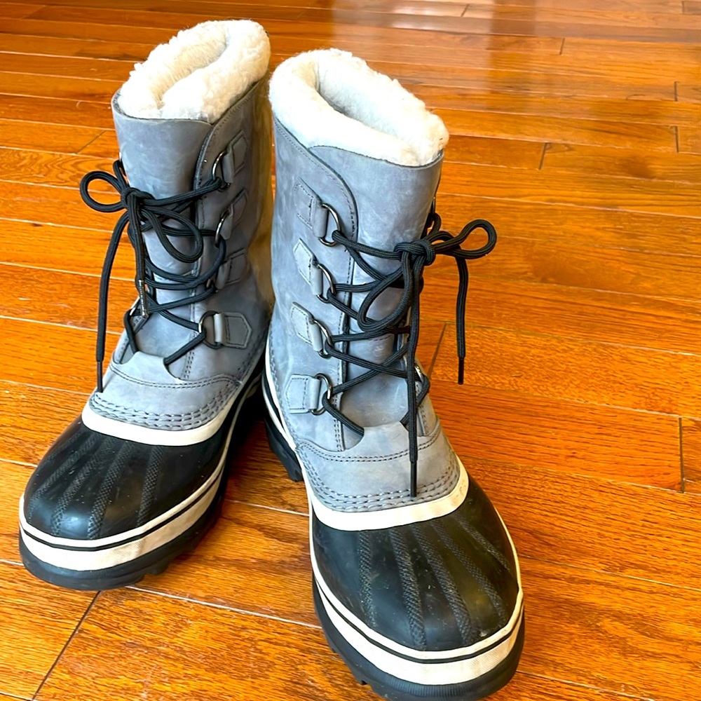 Sorel women’s size 8.5 boots - great condition